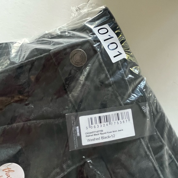 NWT PrettyLittleThing Washed Black Ripped Knee Mom Jeans size 8 - Picture 11 of 11